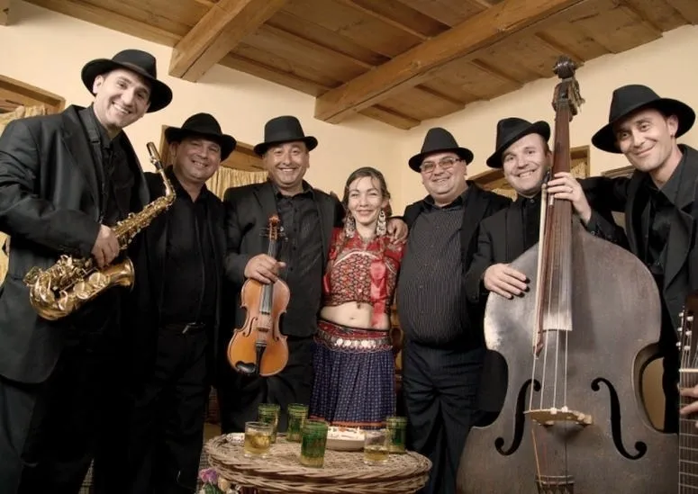 Cygańska orkiestra symfoniczna: fascynująca podróż przez historię, repertuar i niezapomniane występy