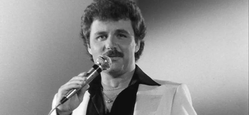 Kto stoi za hitem "Chłopaki nie płaczą"? Poznaj oryginalnego wykonawcę i ciekawe wersje utworu