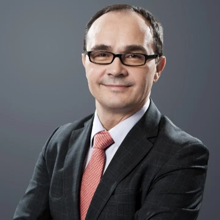 Marek Szymański tenor: odkryj jego fascynującą biografię i niezapomniane występy