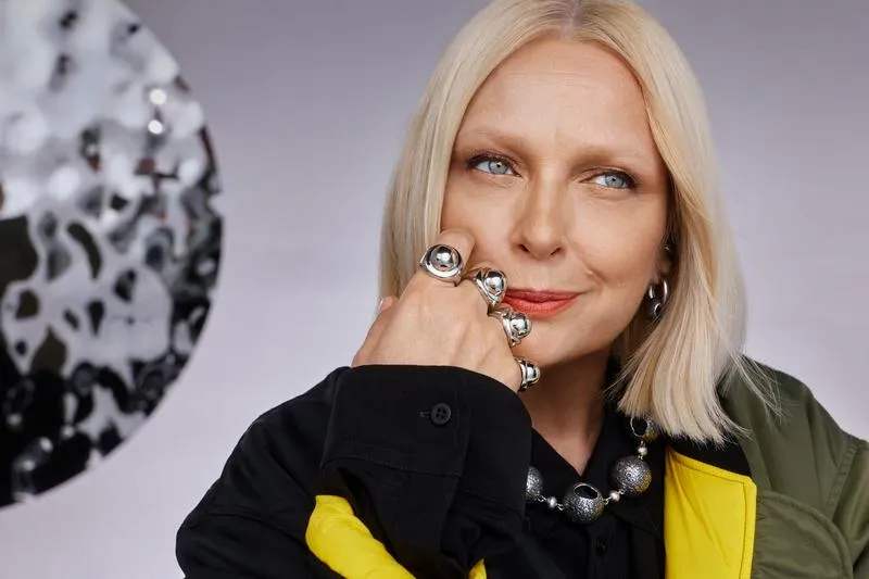 Odkryj znaczenie: analiza tekstu piosenki "wszystko czego dziś chcę" i pełne słowa utworu