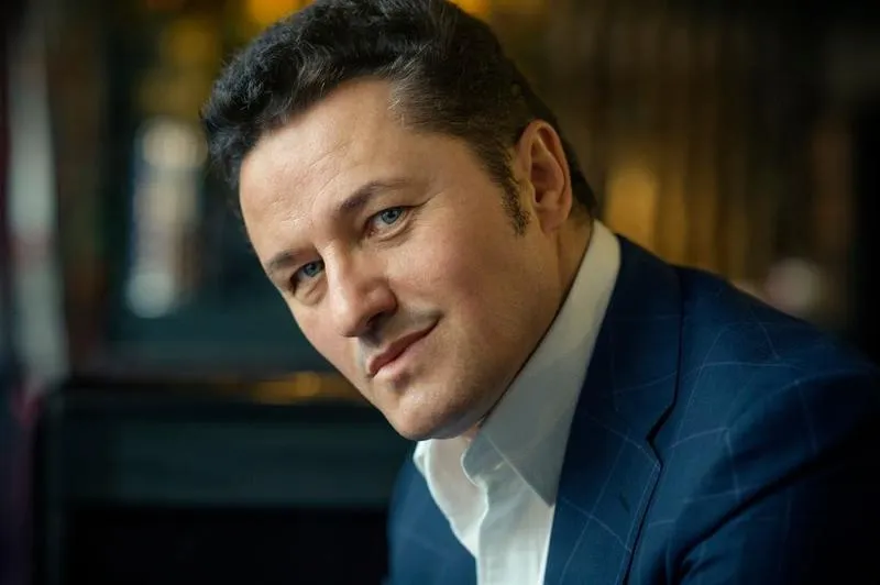 Piotr Beczała tenor – od debiutu do wielkich scen: fascynująca kariera i niezapomniane występy