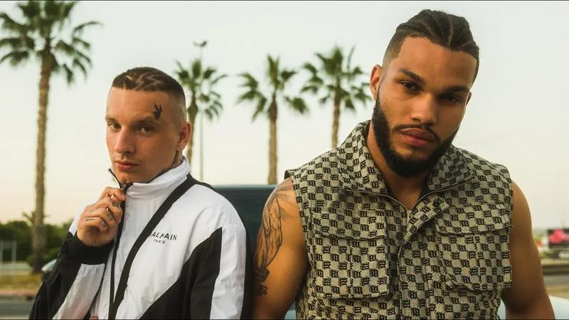 Analiza tekstu piosenki Pijemy za lepszy czas