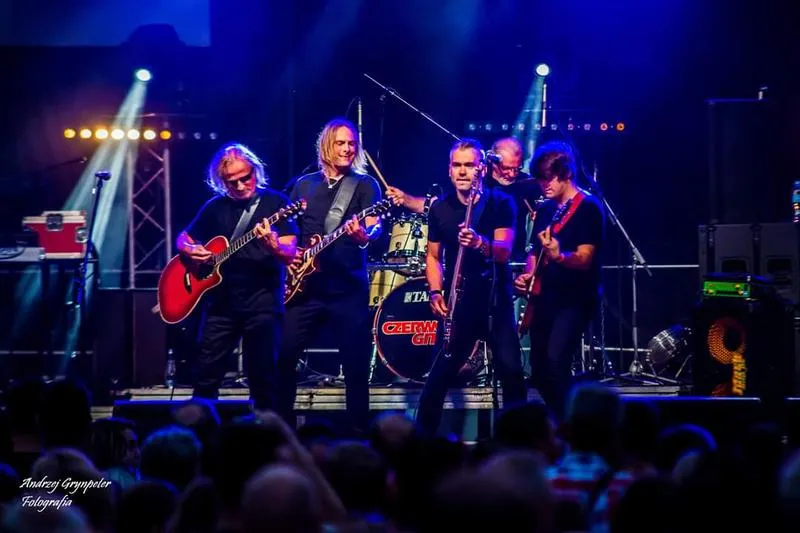 Ile trwa koncert Czerwonych Gitar
