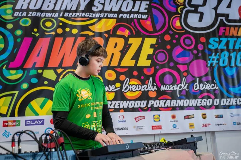 Opinie par młodych o muzyce weselnej