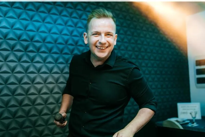 Porównanie DJ-ów i zespołów