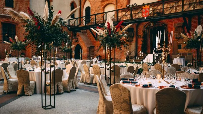 Porównanie oprawy muzycznej wesela