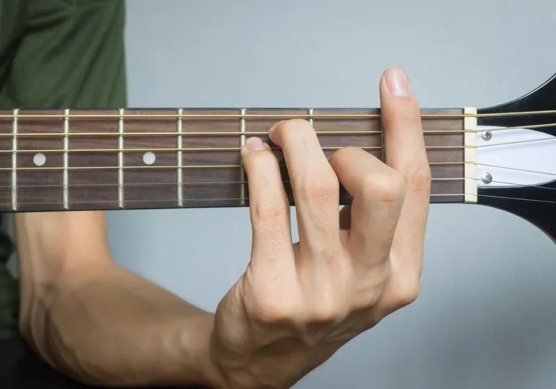 Rodzaje strun gitarowych